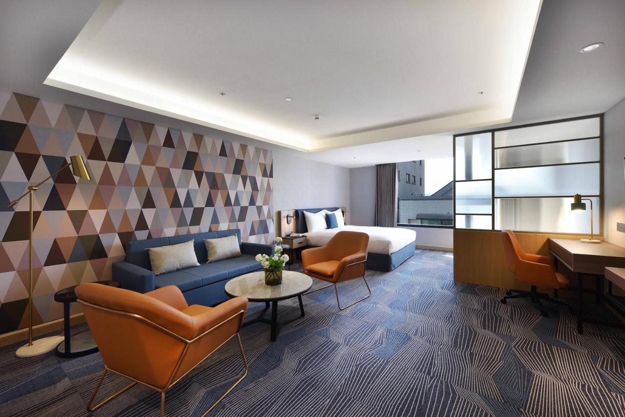 Hotel Fullon Poshtel - Kaohsiung Esterno foto