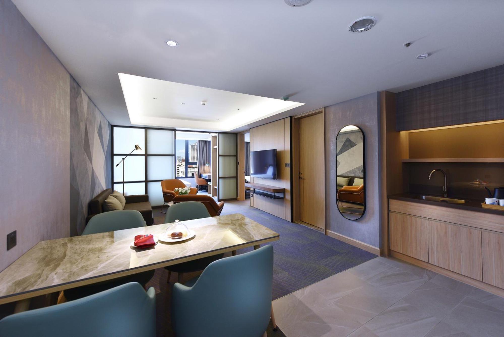 Hotel Fullon Poshtel - Kaohsiung Esterno foto
